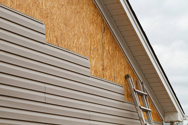 Professional Siding Repair technician working in Mountville, PA